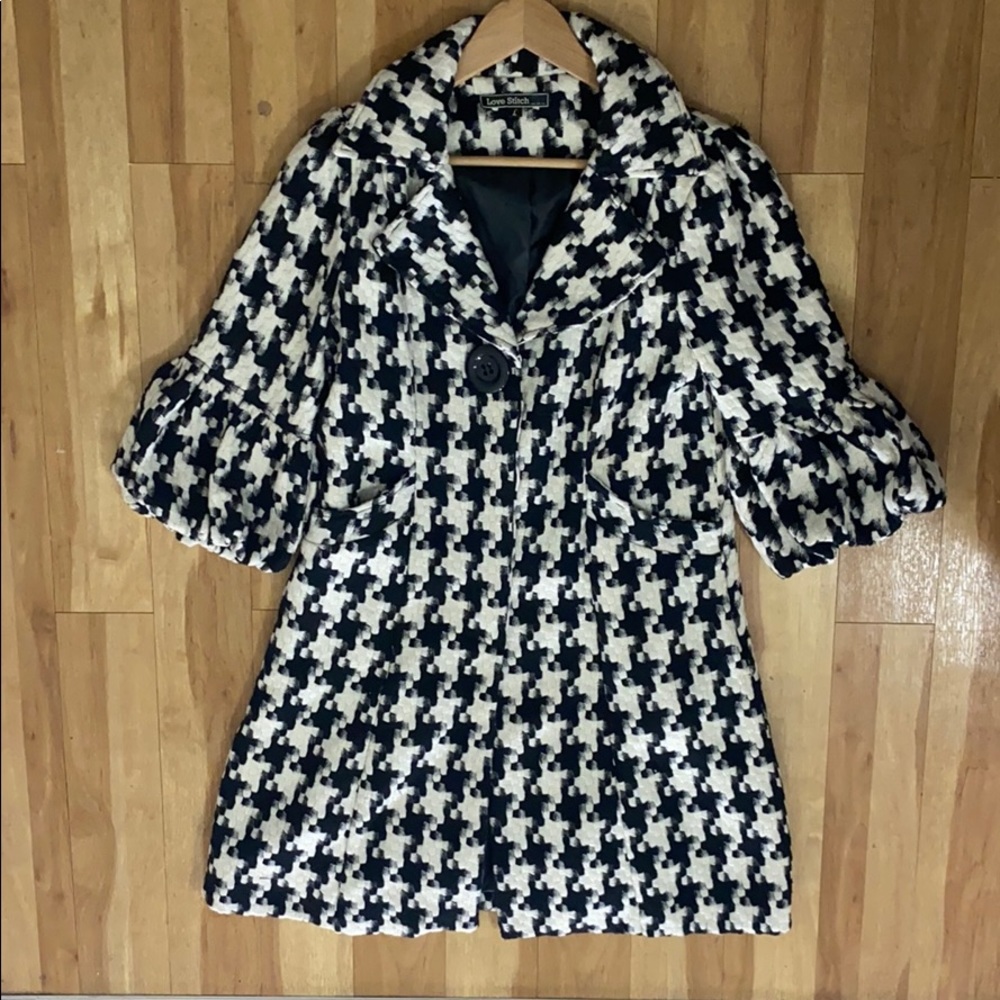 Beautiful black and white houndstooth jacket